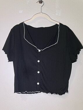 Black Short-Sleeve Ribbed Button Front Top with Contrast Trim